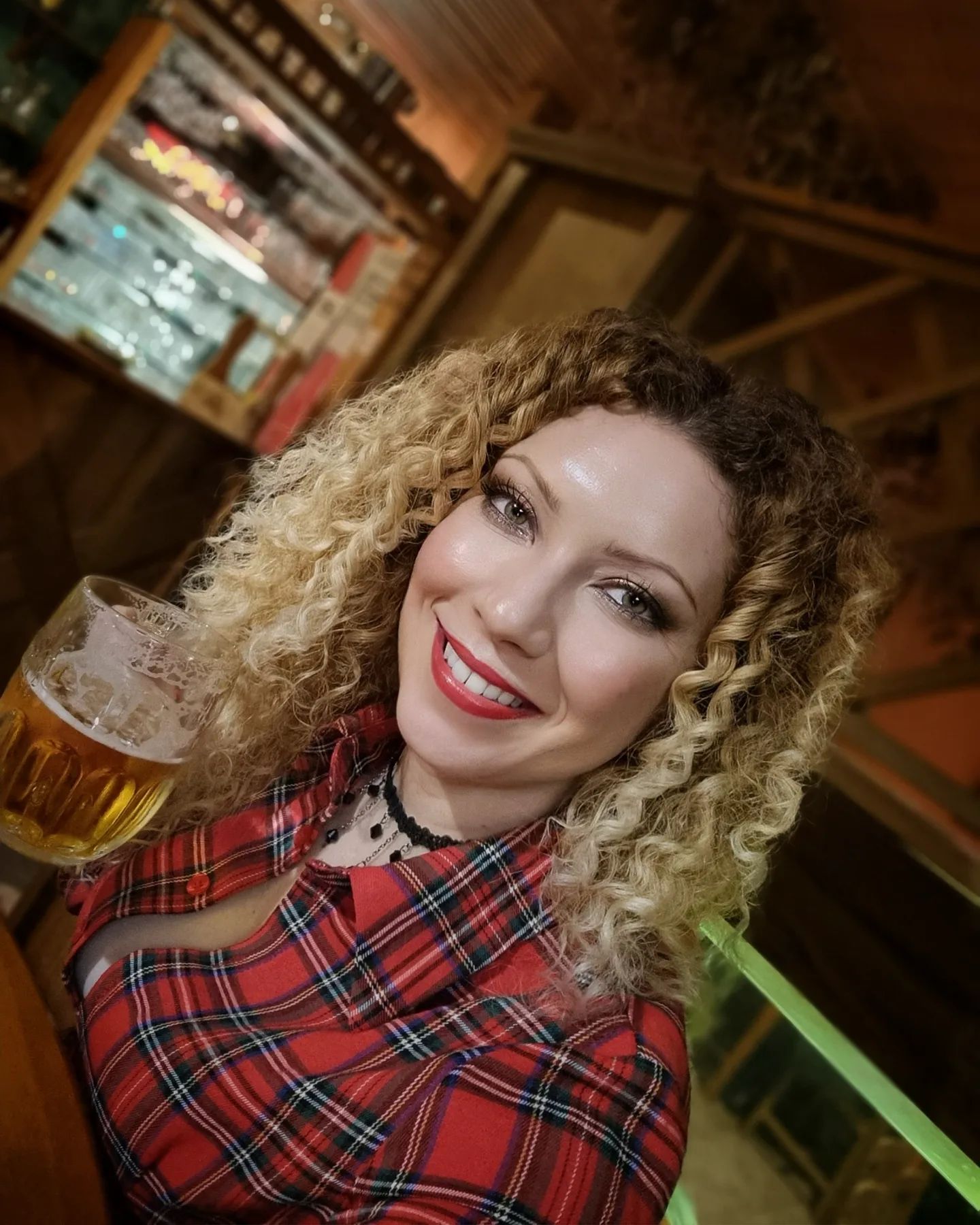Private new year event in Kyvadlo.
How to get away with your age, if you are over 40? Generous décolleté, red lips and curly hair 💋 I am sure I could still fool someone by saying I am 38 🤣
.
.
.
.
.
.
.
.
#curlyhair #curlyhairstyles #curly #redlips #redlipstick #beerstagram #beergirl #tartan #blonde #over40fashion #beerporn #beer #celebration #smiles