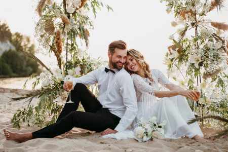 Starting A Wedding Blog - Making Money as A Successful Wedding Blogger - affiliate marketing side hustle