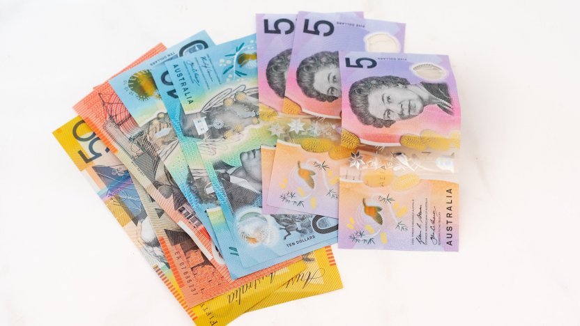 Top 20 Ways To Make Money Online From Home In Australia (100 Marketplaces Listed!) -