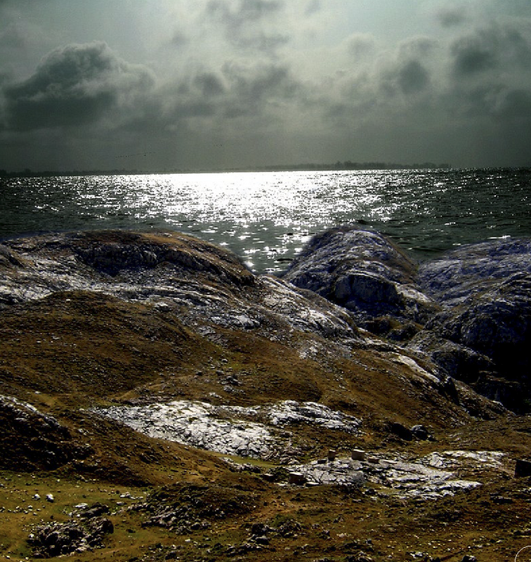 Design Dark Sea Ship Photo Manipulation Scene -